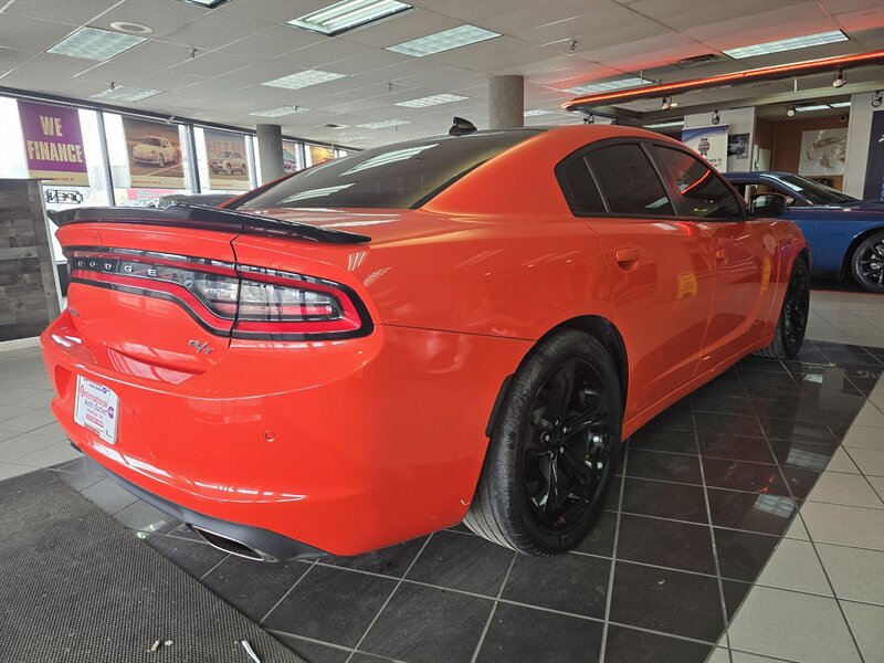 Used 2017 Dodge Charger R/T w/ Plus Group RWD image 4