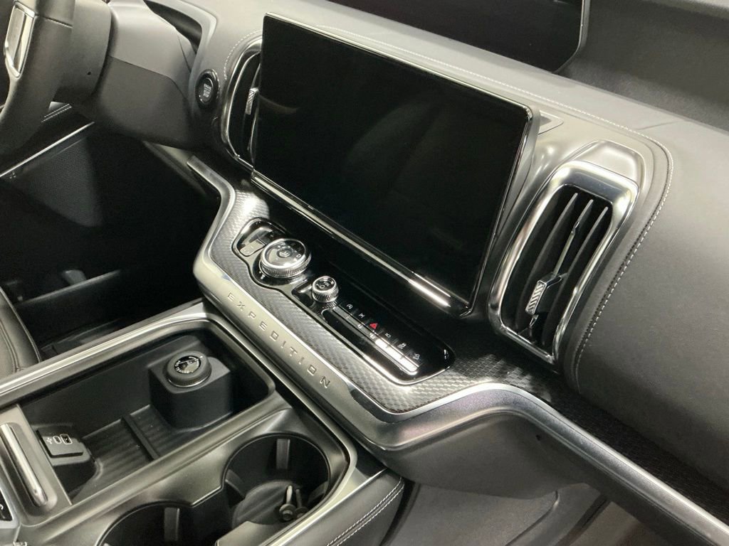 New 2026 Ford Expedition Platinum w/ Stealth Performance Package image 36