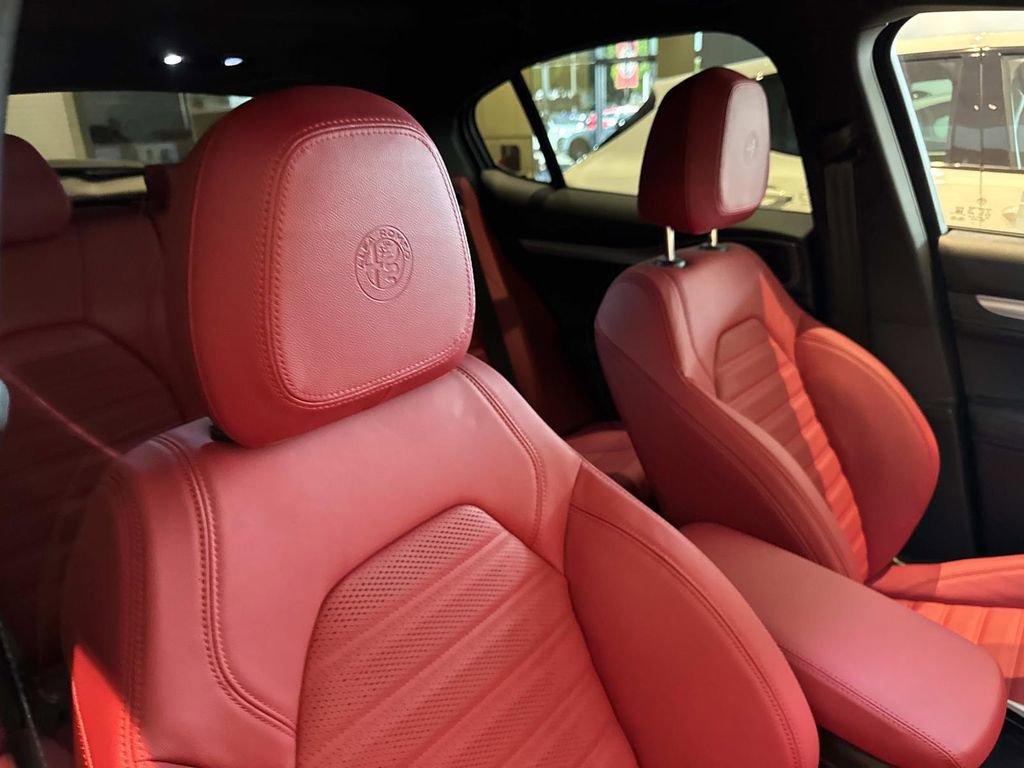 New 2026 Alfa Romeo Stelvio Sprint w/ Convenience Package image 27