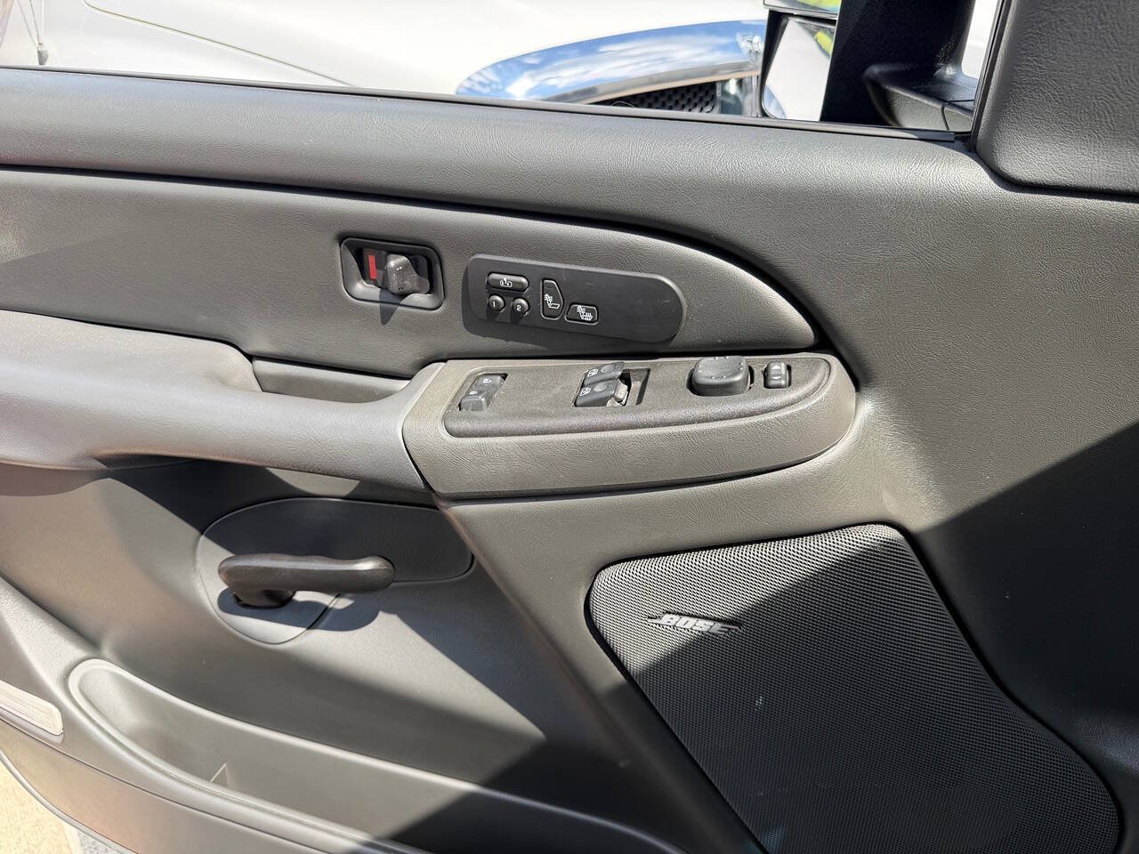 Used 2006 Chevrolet Silverado 2500 LT w/ Heavy-Duty Power Package AWD/4WD image 36