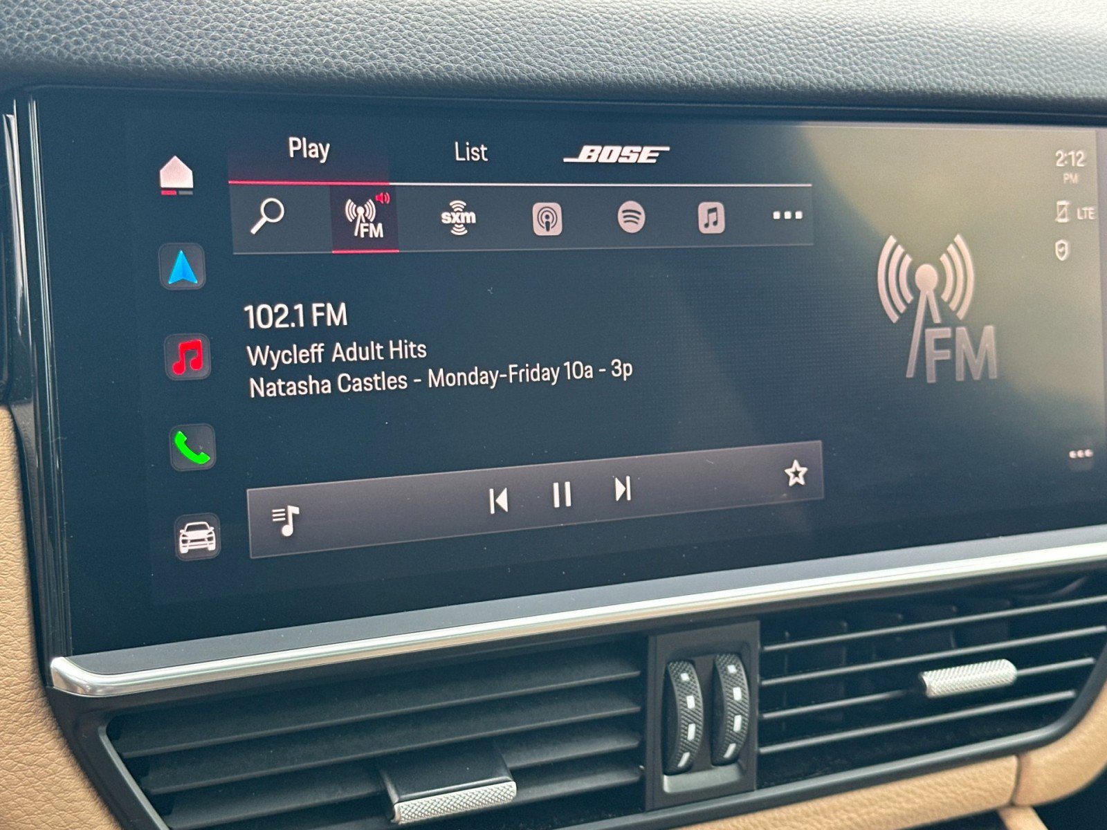 Certified 2023 Porsche Cayenne Platinum Edition image 18