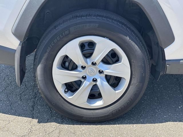Used 2023 Toyota RAV4 LE AWD/4WD image 11