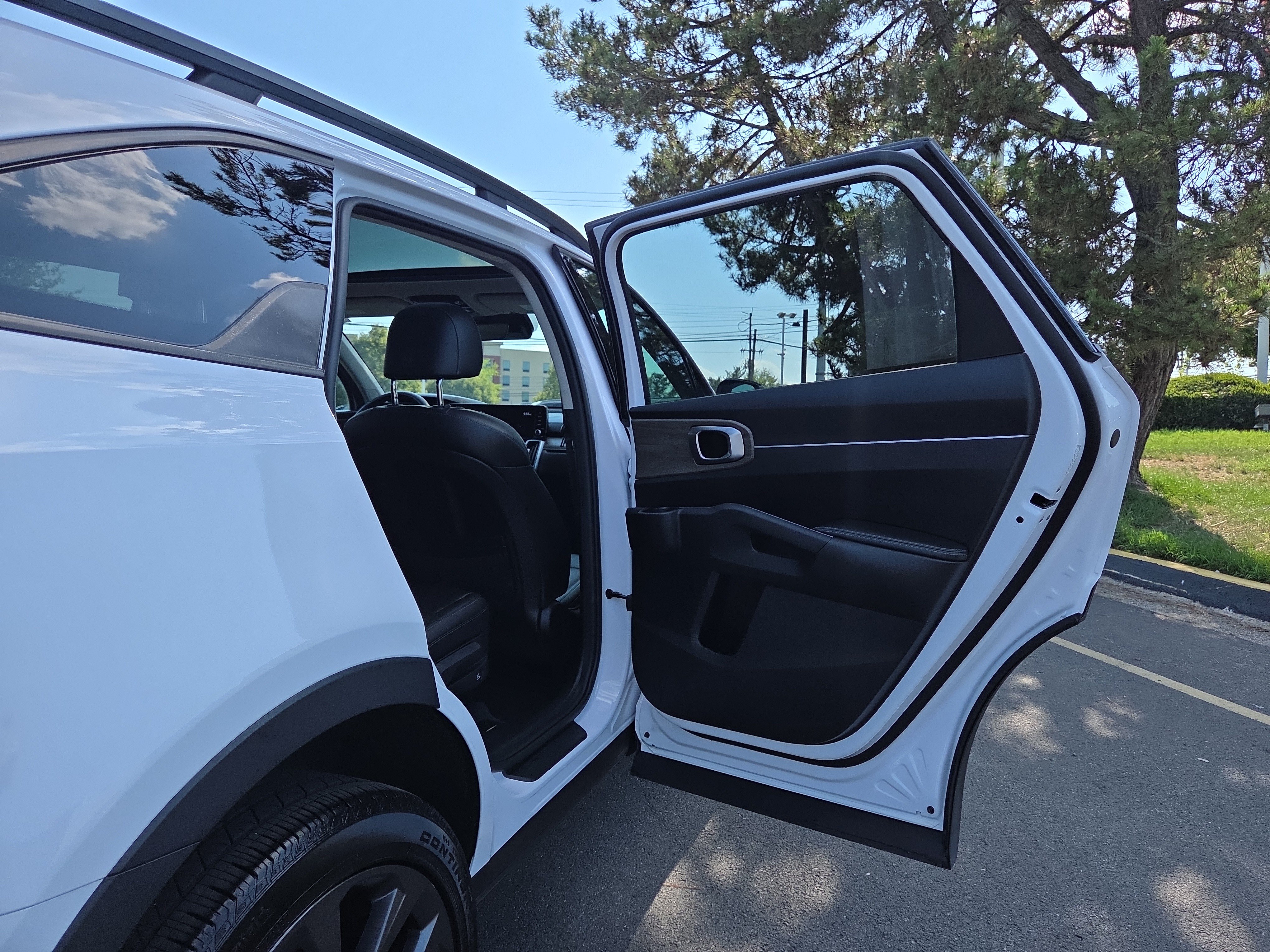 Certified 2021 Kia Sorento EX w/ EX AWD X-Line Package image 36
