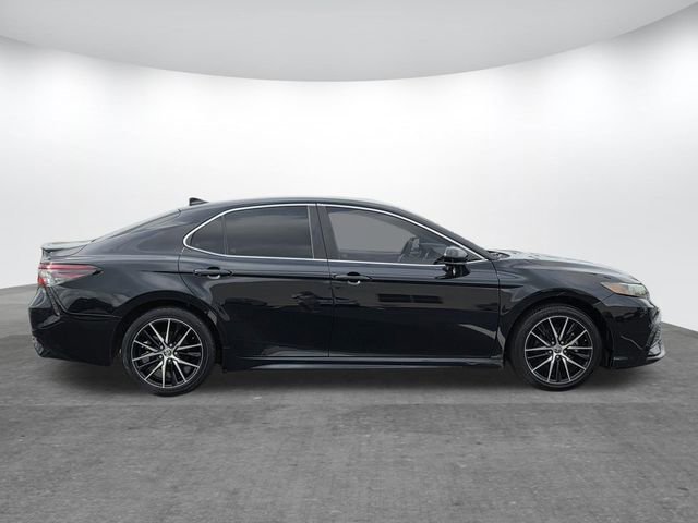 Used 2021 Toyota Camry SE FWD video 3