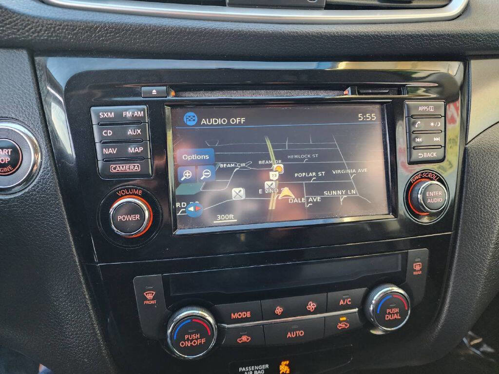 Used 2016 Nissan Rogue SV w/ SV Premium Package image 14