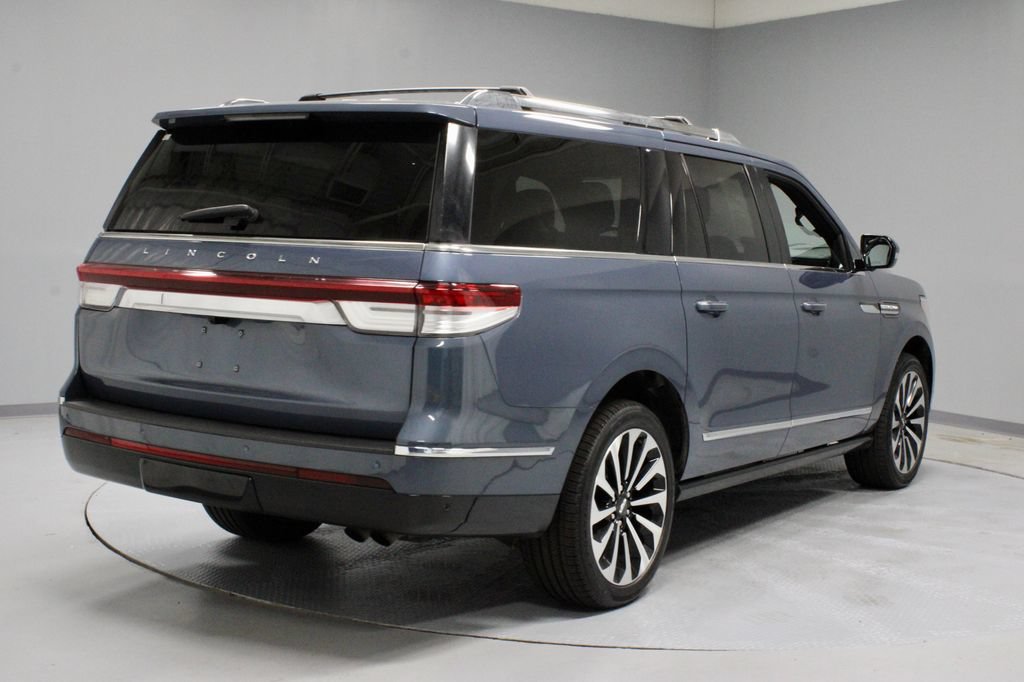 Used 2023 Lincoln Navigator L Reserve AWD/4WD image 13