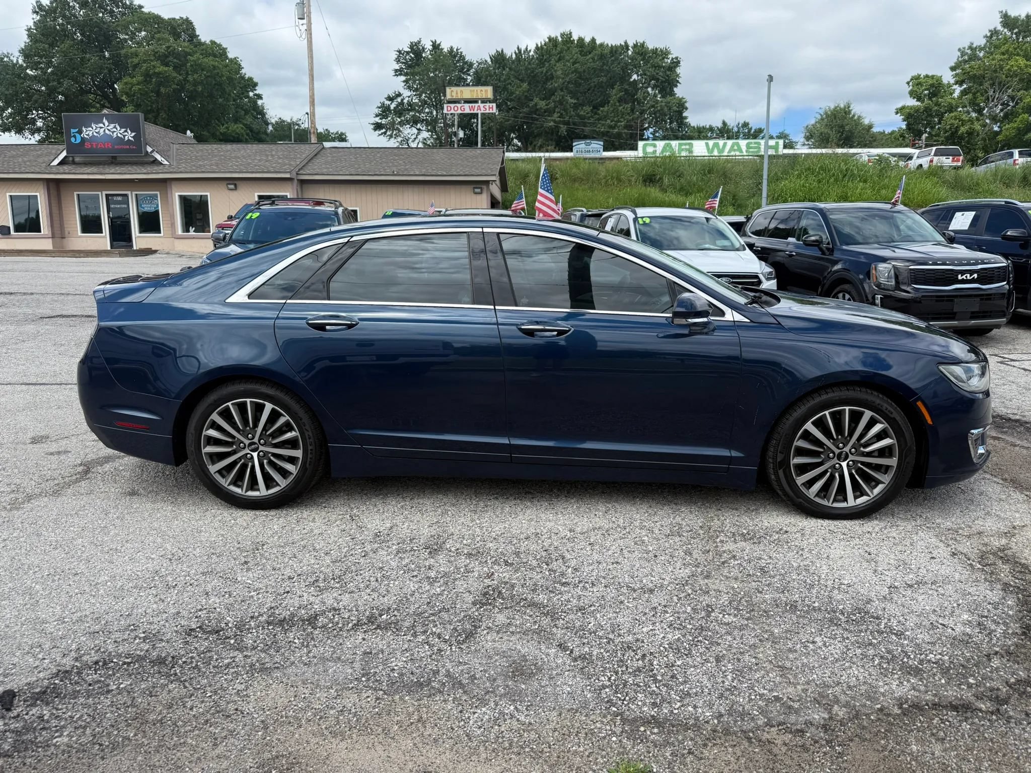 Used 2017 Lincoln MKZ Select FWD image 2