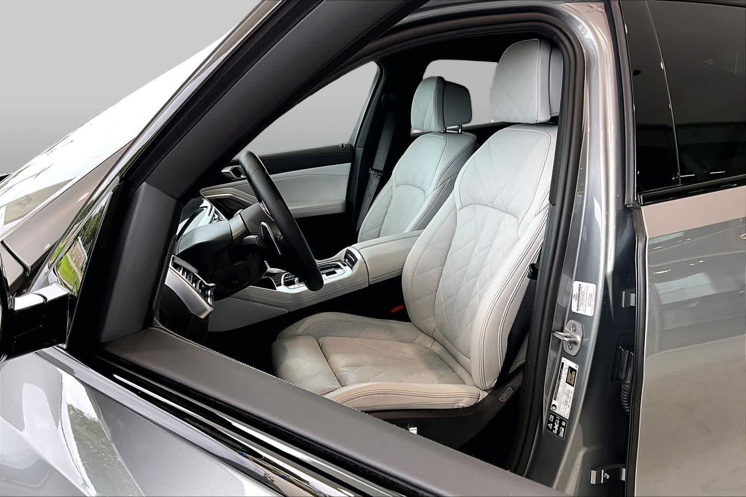 Used 2026 BMW X6 xDrive40i AWD/4WD image 7
