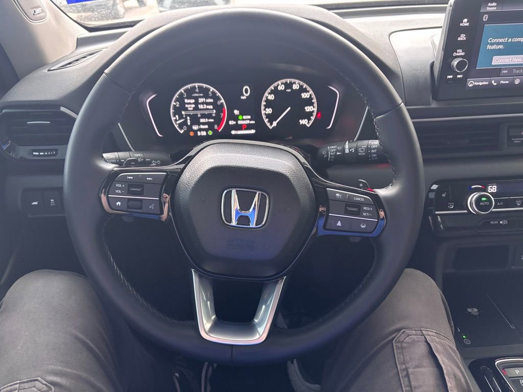 Used 2025 Honda Pilot Touring image 21