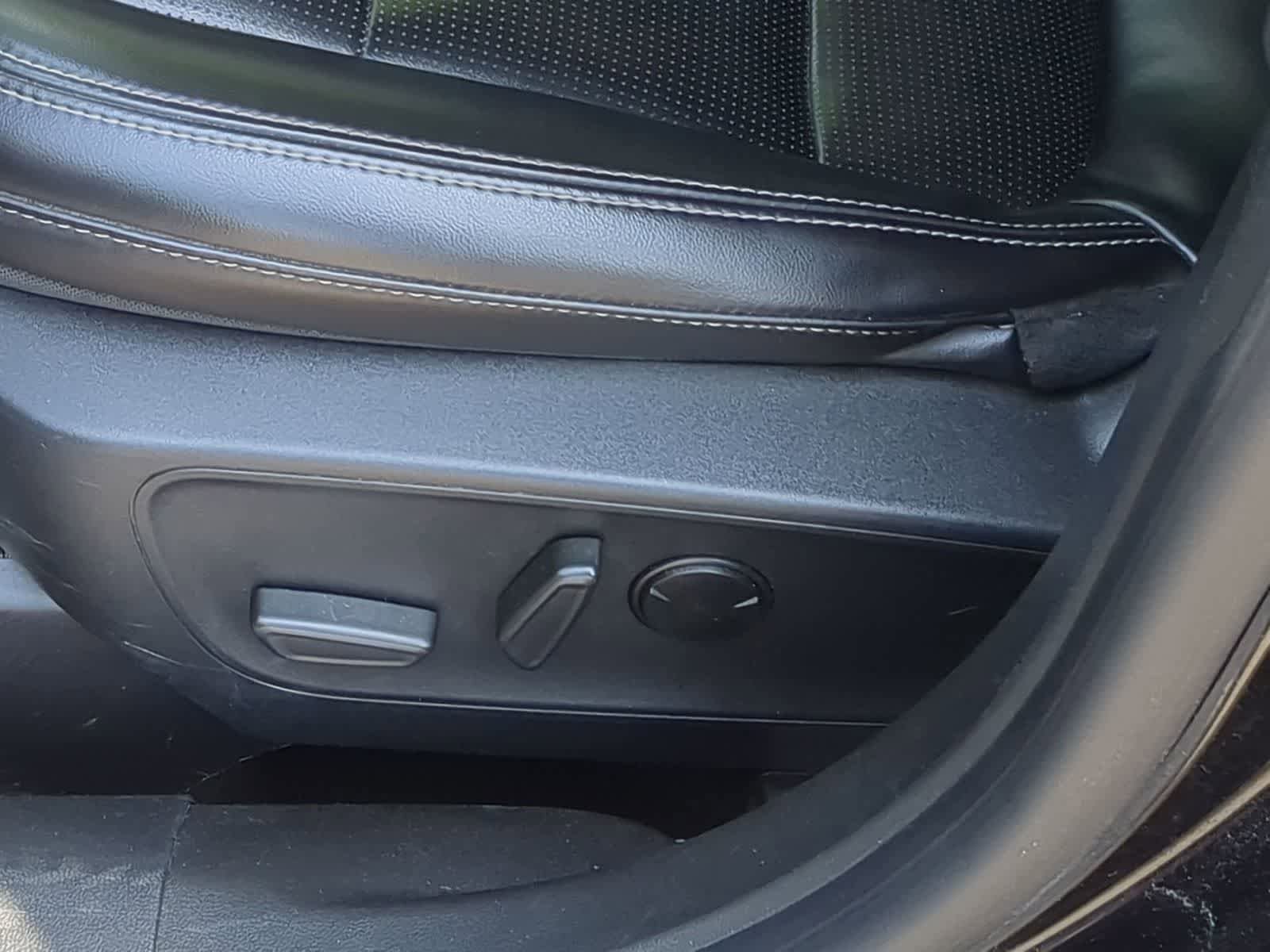 Used 2024 Ford Escape Platinum AWD/4WD image 17