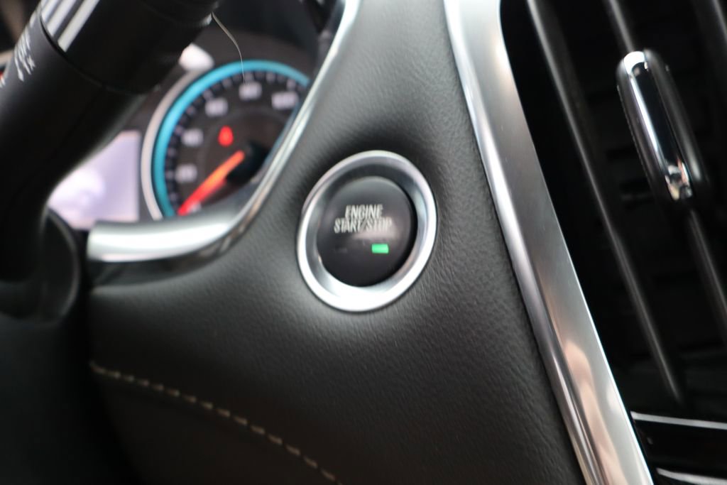 Used 2023 Chevrolet Traverse LT image 17