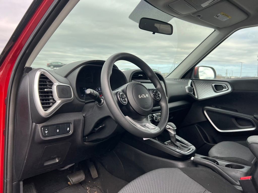 Used 2022 Kia Soul LX image 13