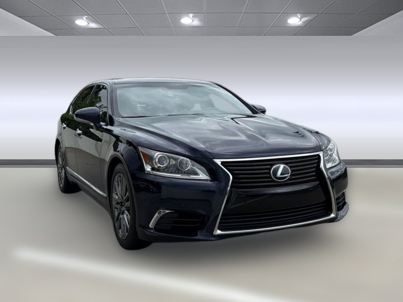 Used 2017 Lexus LS 460 RWD image 6