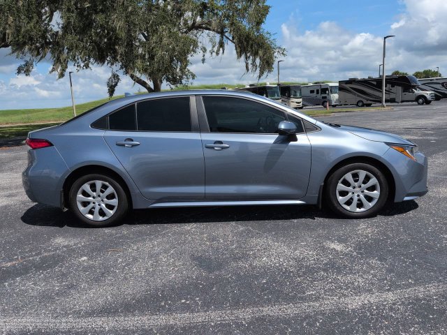 Used 2025 Toyota Corolla LE FWD image 4