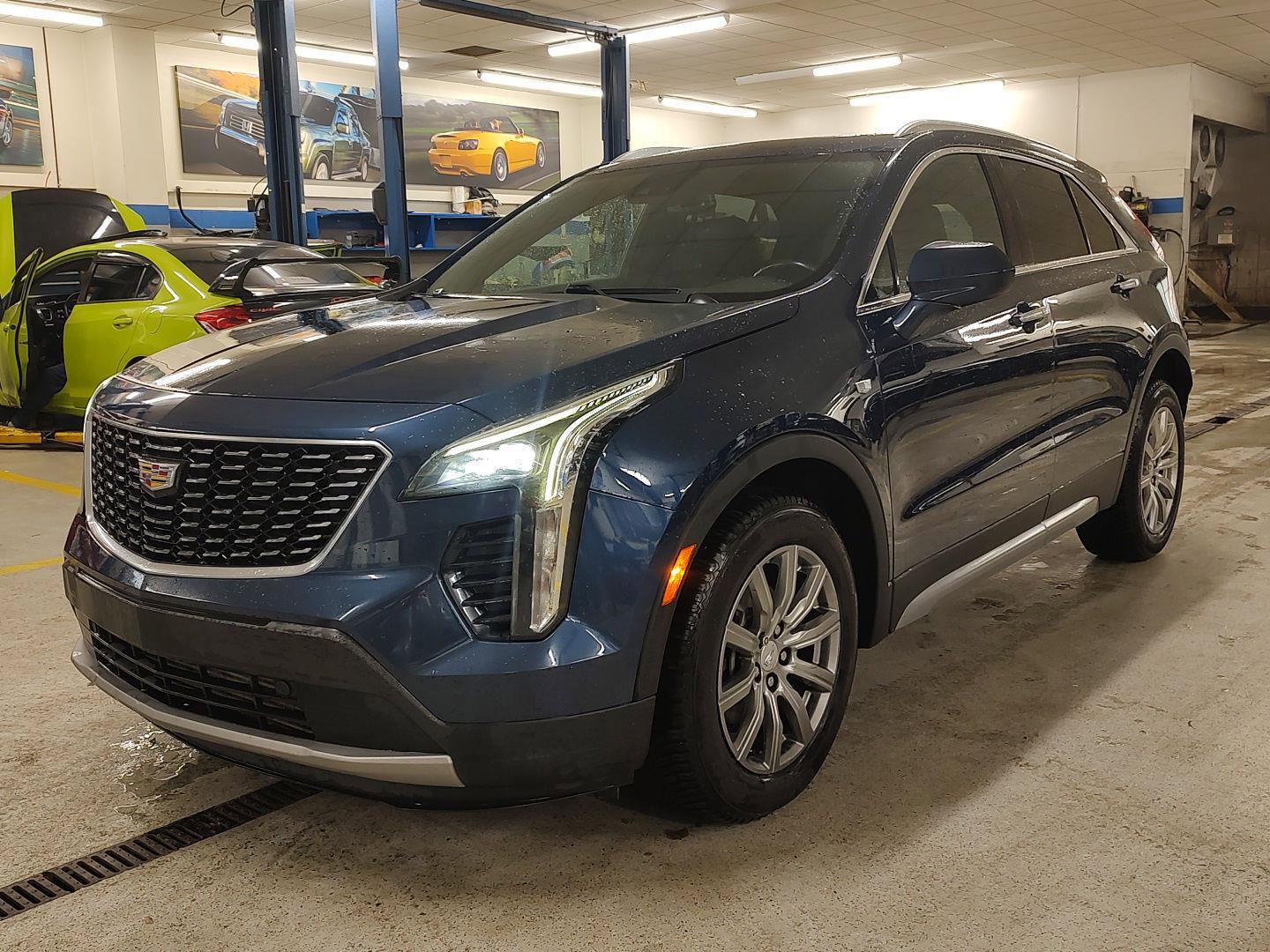 Used 2020 Cadillac XT4 Premium Luxury w/ Cold Weather Package AWD/4WD image 26