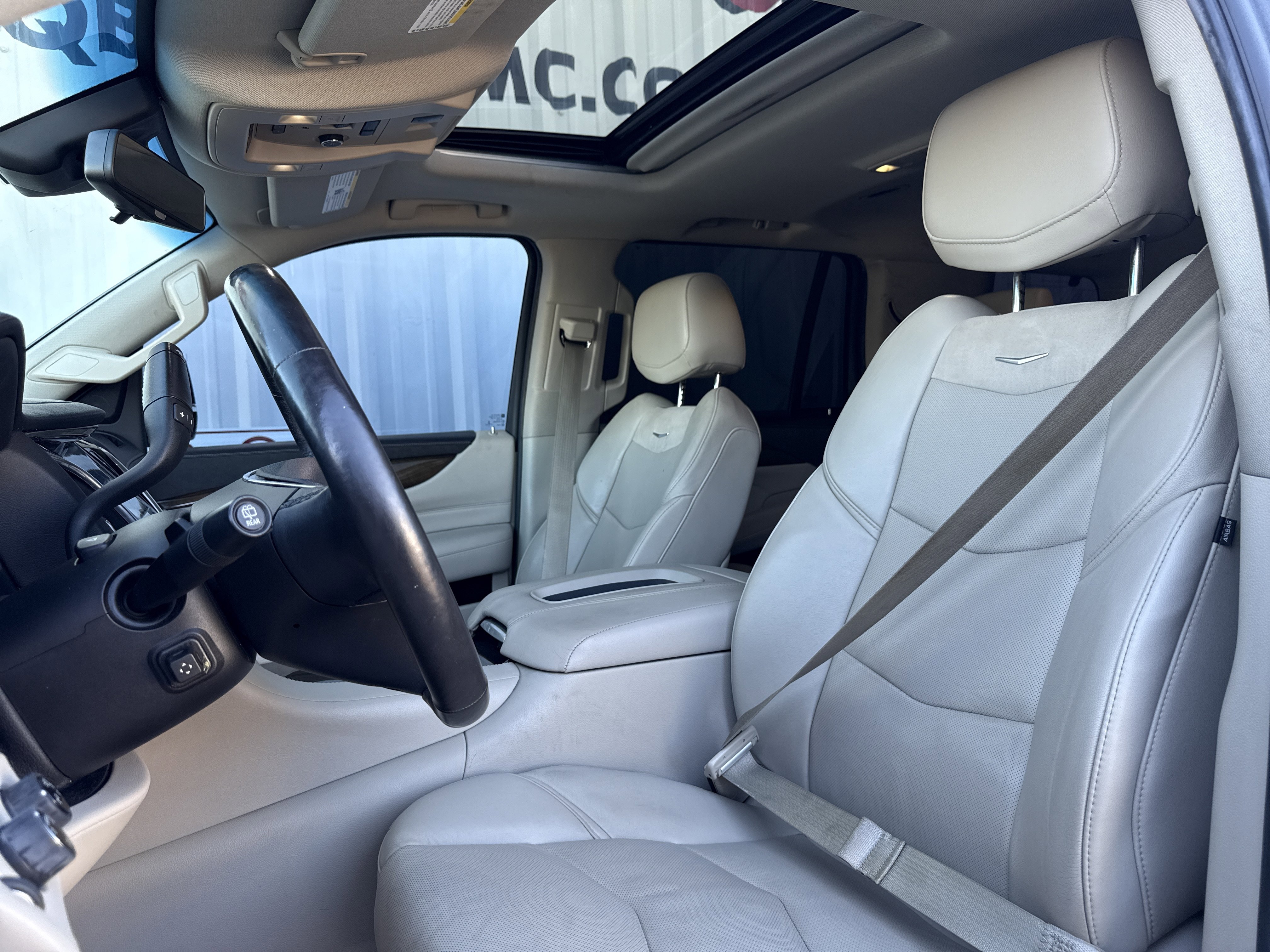 Used 2018 Cadillac Escalade Luxury w/ LPO, Radiant Package image 15