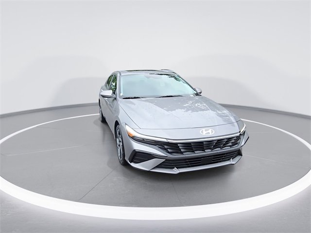 New 2025 Hyundai Elantra Limited image 3