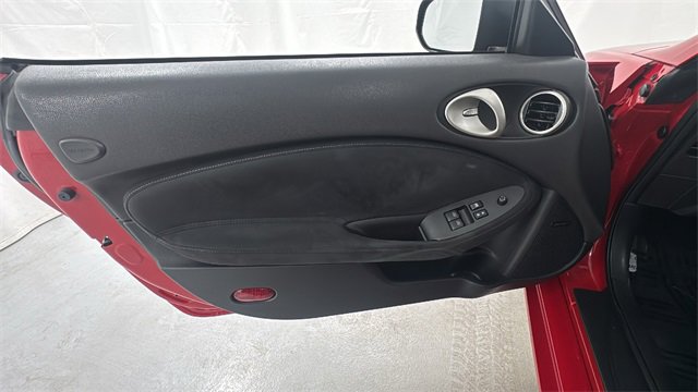 Used 2017 Nissan 370Z Touring image 14