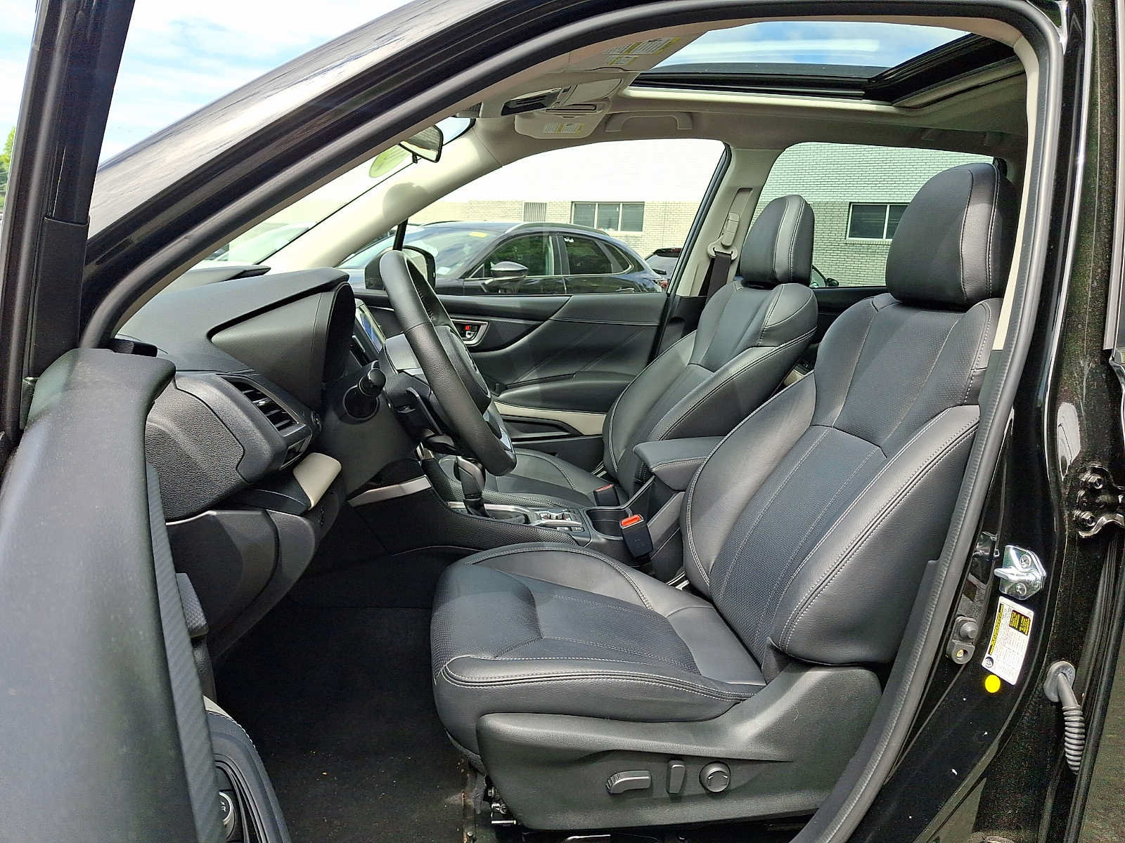 Used 2023 Subaru Forester Limited AWD/4WD image 17