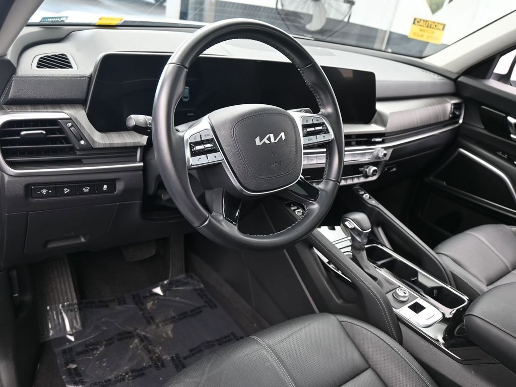 Used 2023 Kia Telluride EX image 14