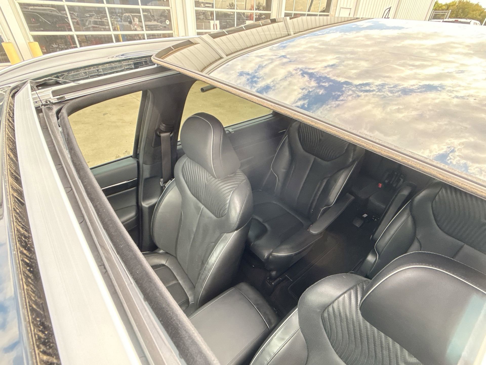 Used 2024 Hyundai Palisade Calligraphy image 24