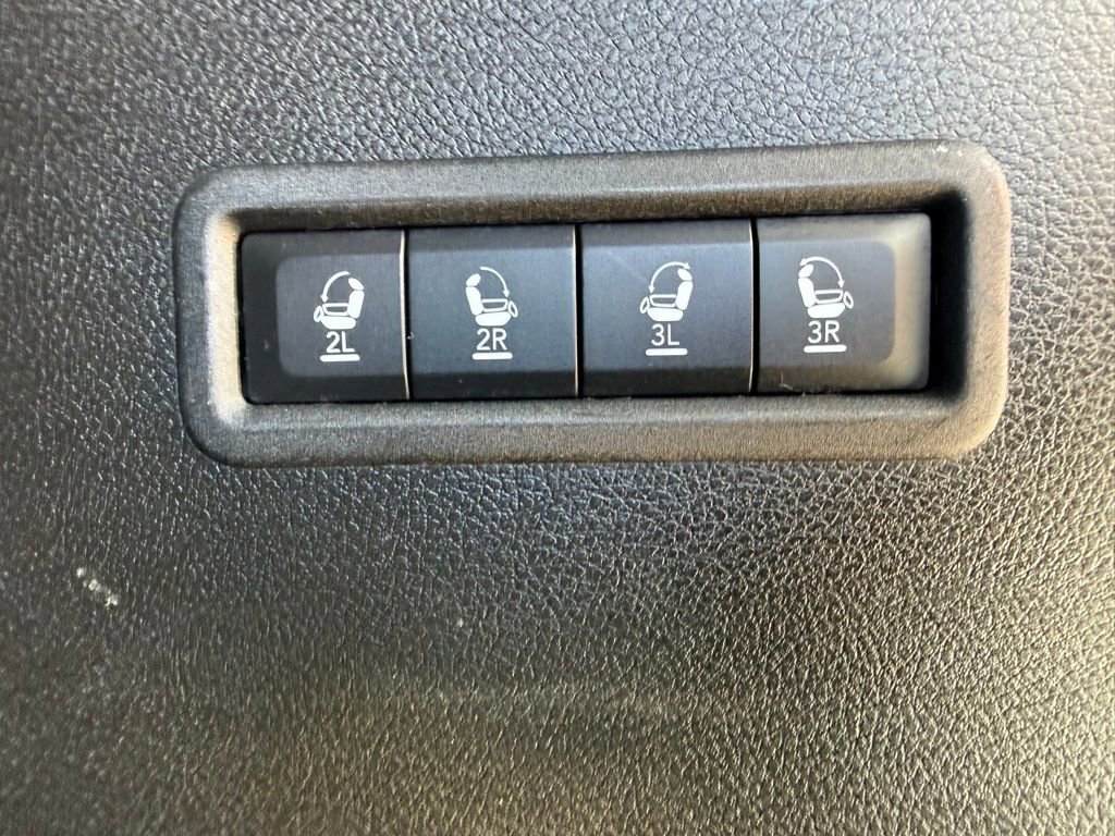 Used 2024 Jeep Wagoneer Series III image 16