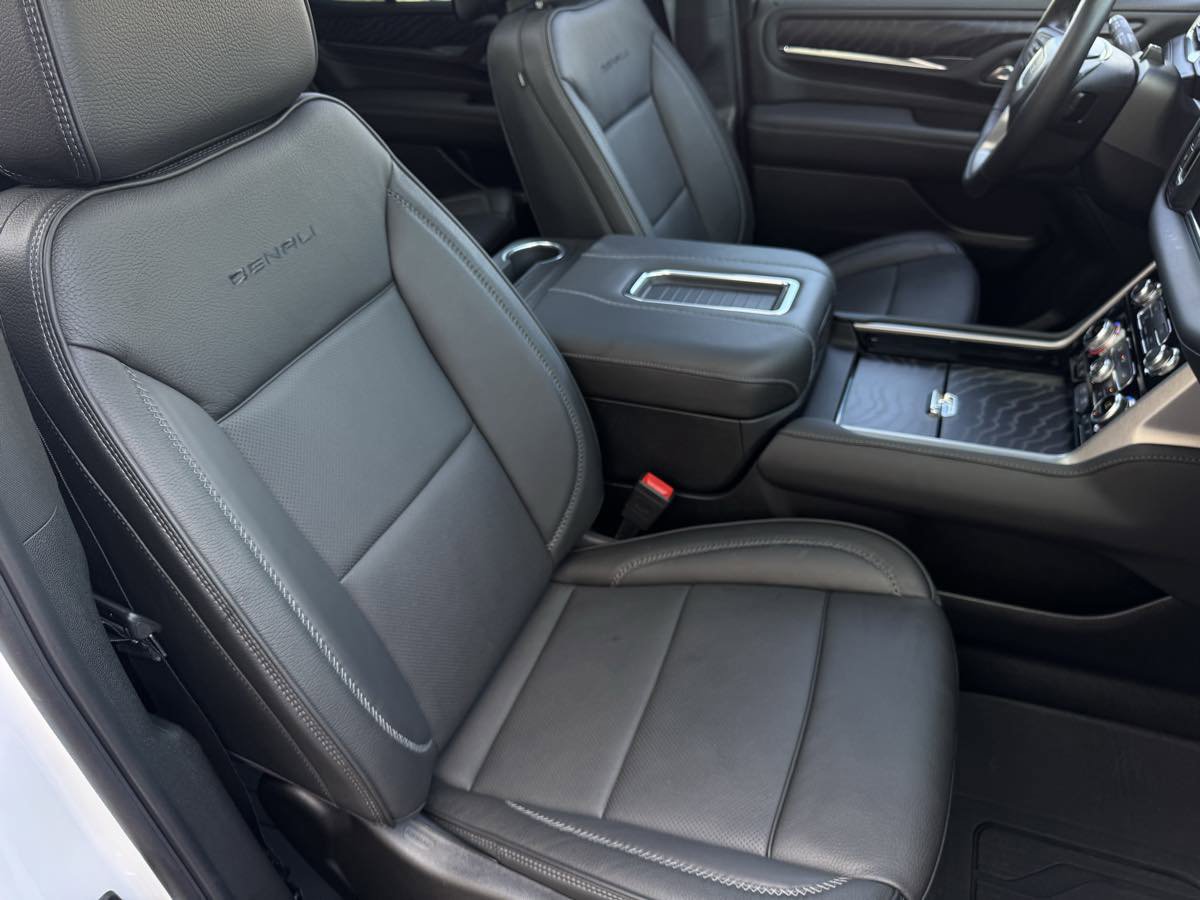 Used 2024 GMC Yukon Denali w/ Advanced Technology Package image 27