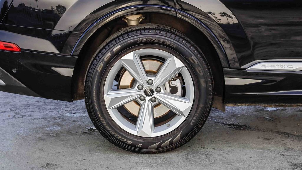 Used 2024 Audi Q7 2.0T Premium Plus image 12