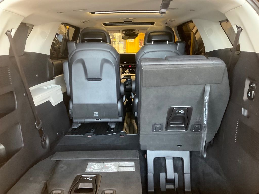 Used 2023 Kia Carnival SX Prestige image 41