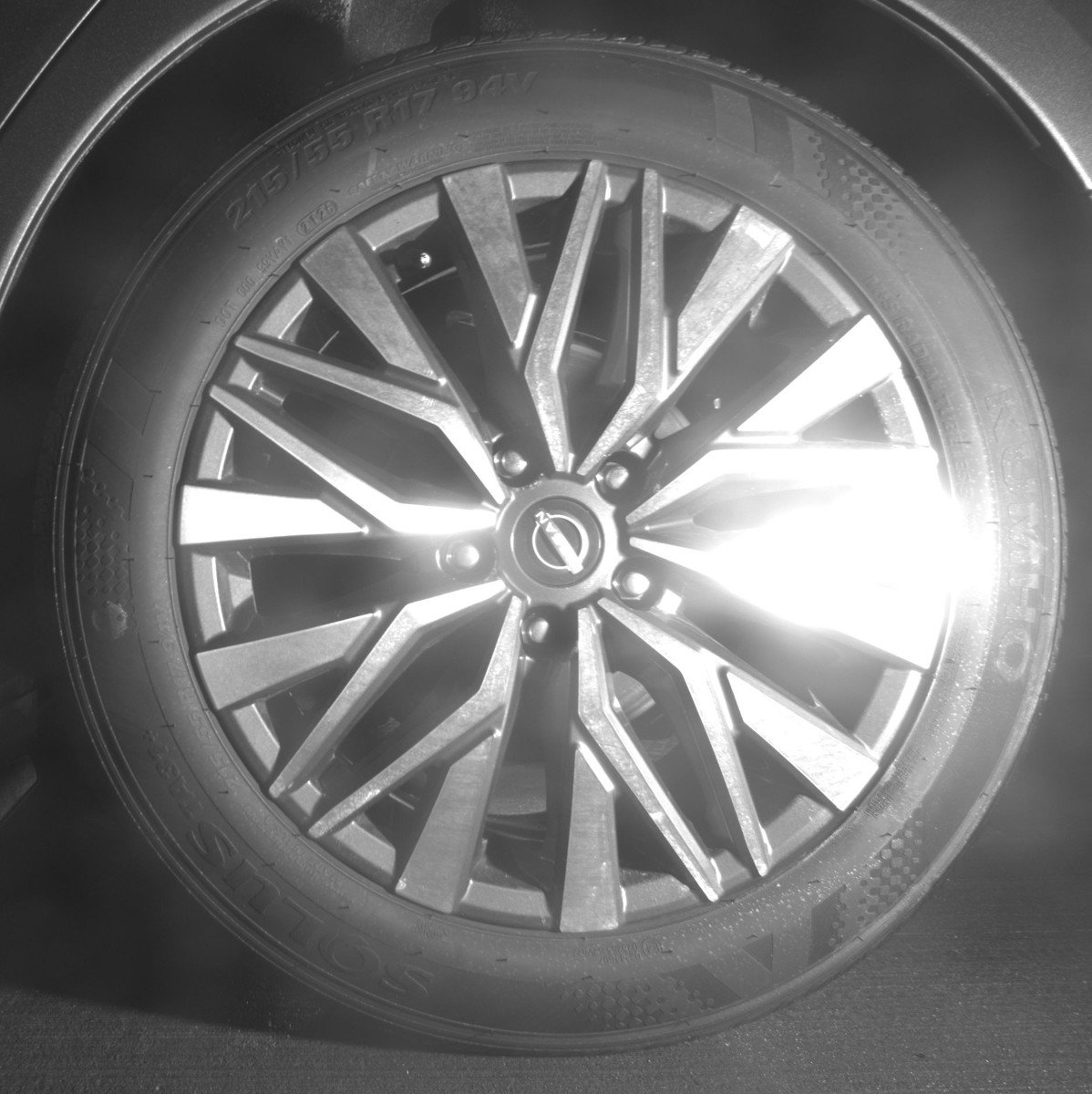 Used 2025 Nissan Altima 2.5 SV FWD image 14