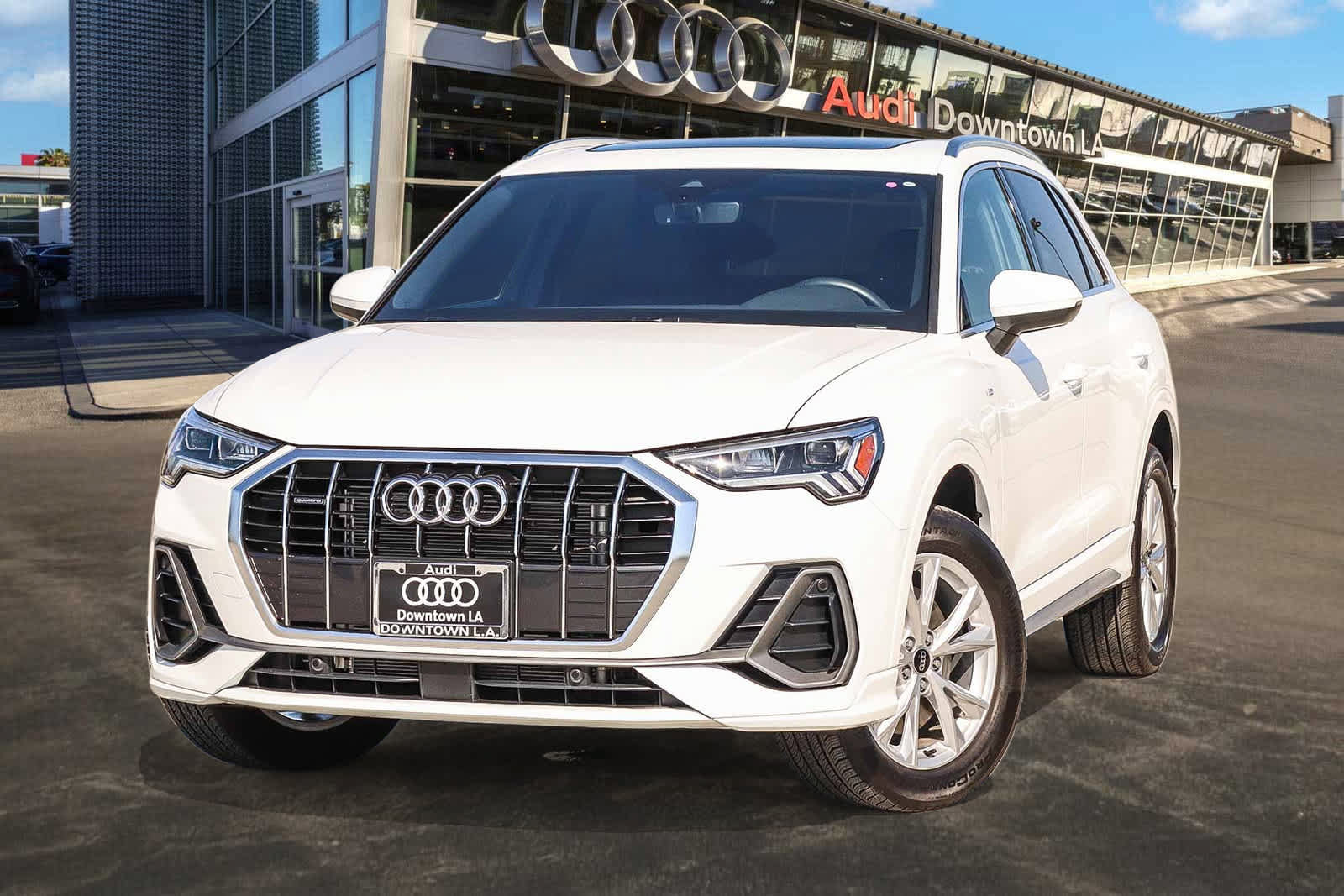 Used 2025 Audi Q3 2.0T Premium w/ Convenience Package AWD/4WD video 1