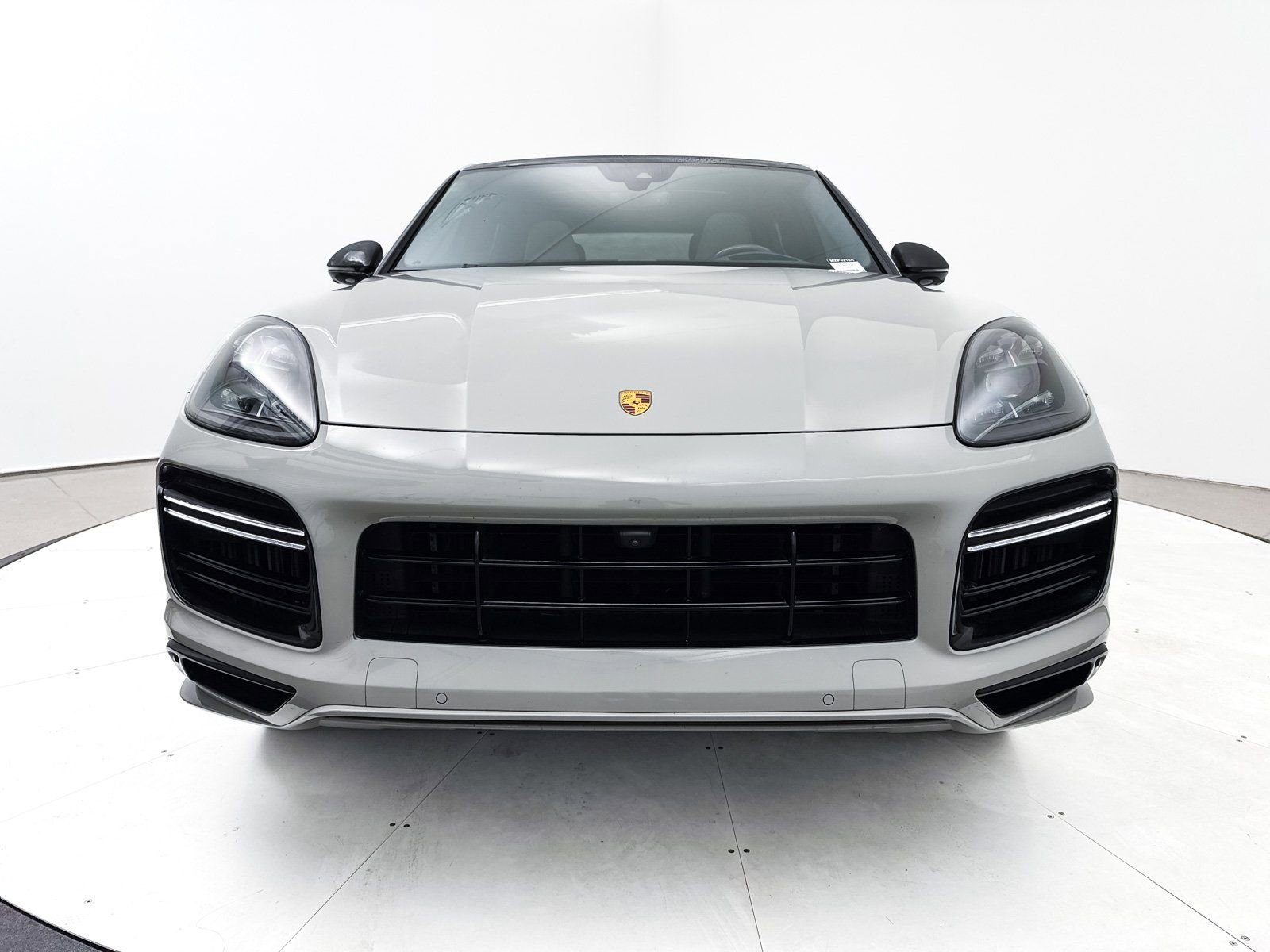 Used 2022 Porsche Cayenne Turbo image 18