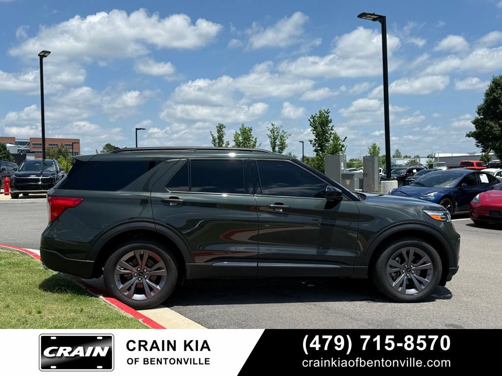 Used 2024 Ford Explorer XLT w/ Equipment Group 202A AWD/4WD image 8