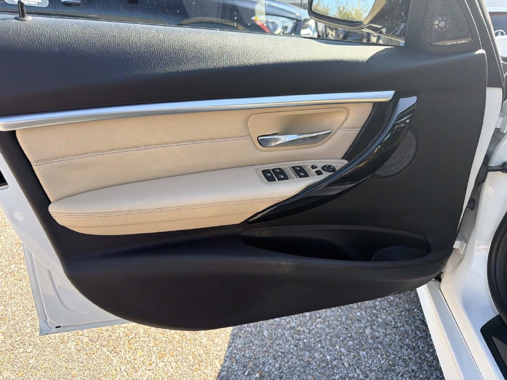 Used 2018 BMW 330i Sedan RWD image 19