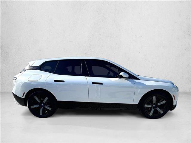 Used 2024 BMW iX xDrive50 w/ Sport Package AWD/4WD image 5