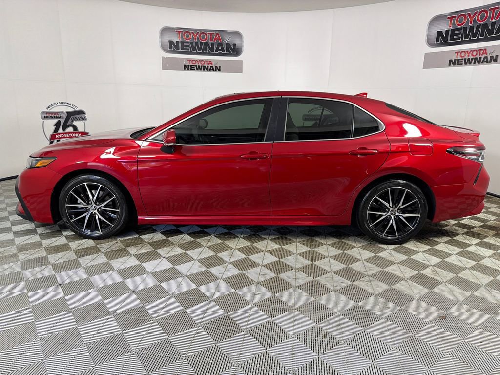 Used 2022 Toyota Camry SE w/ Audio Upgrade Package FWD image 7