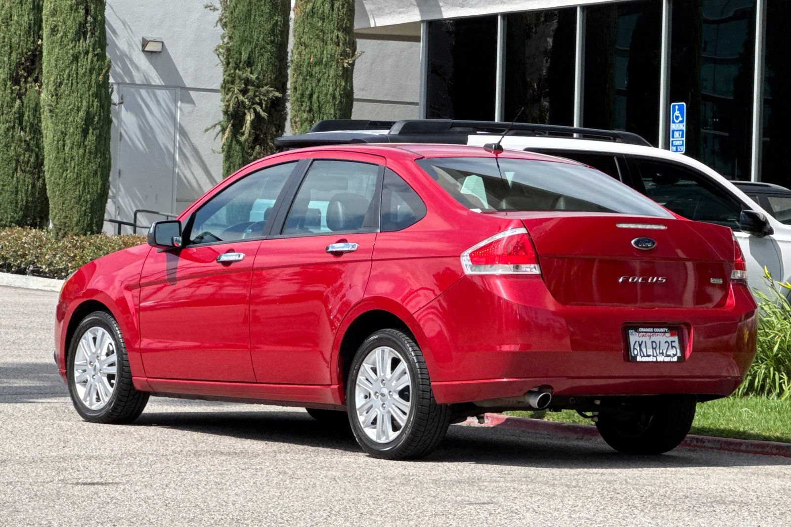 Used 2010 Ford Focus SEL FWD image 6