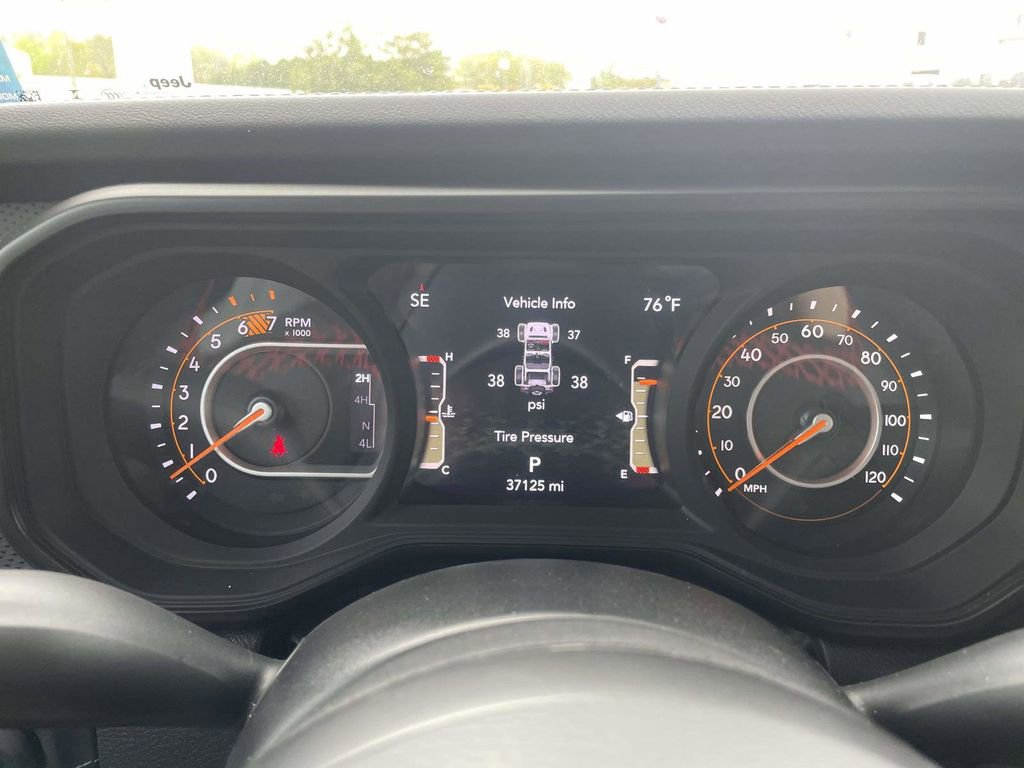 Used 2024 Jeep Wrangler Unlimited Rubicon w/ Safety Group image 30