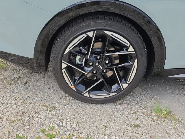 New 2026 Kia K4 GT-Line w/ GT-Line Premium Package FWD image 5