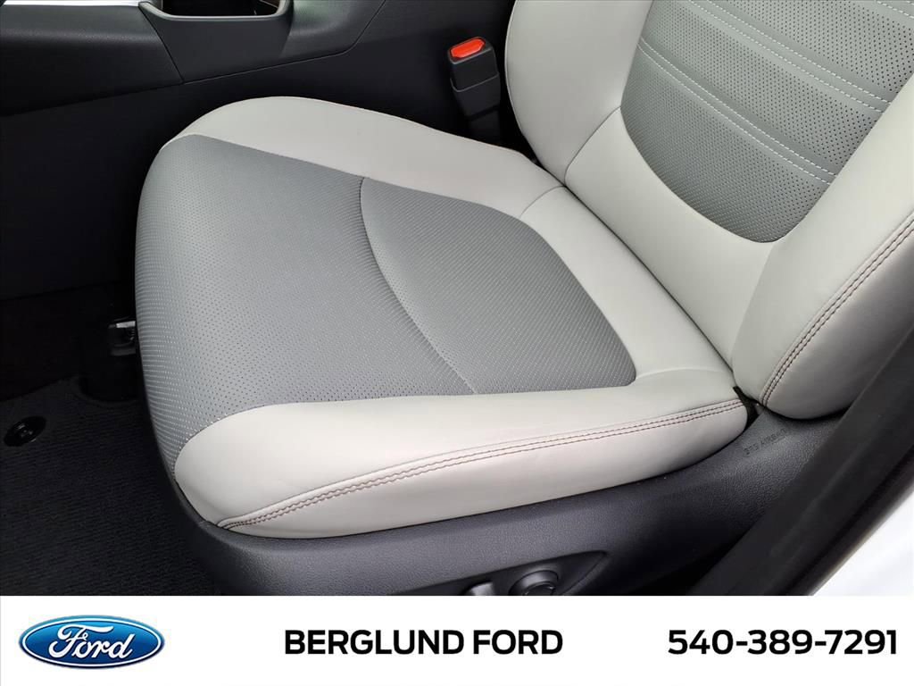 Used 2025 Toyota RAV4 Limited image 17
