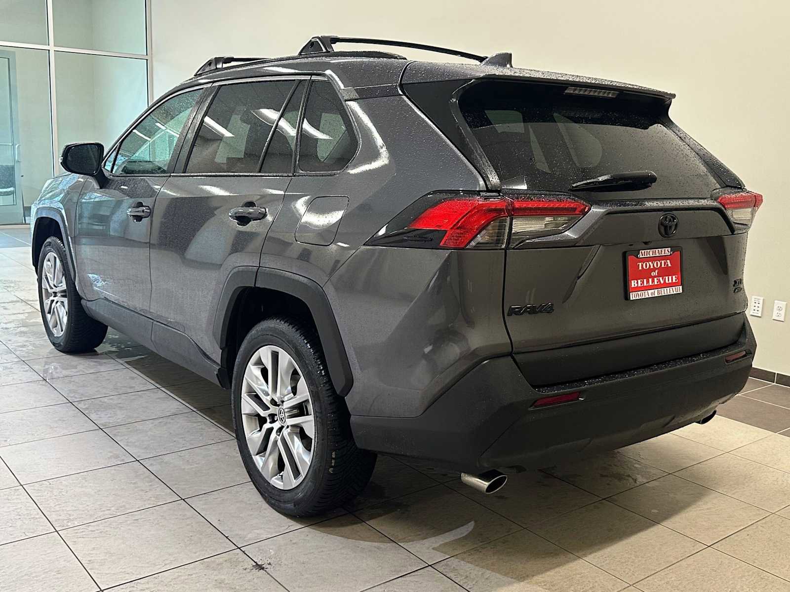 Certified 2022 Toyota RAV4 XLE Premium AWD/4WD image 4