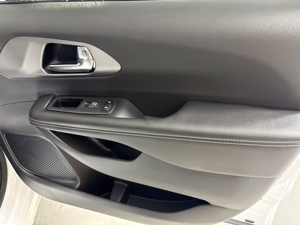 New 2027 Chrysler Pacifica LX FWD image 14