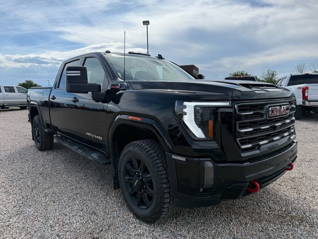 Used 2024 GMC Sierra 3500 AT4 w/ AT4 Premium Plus Package AWD/4WD image 2