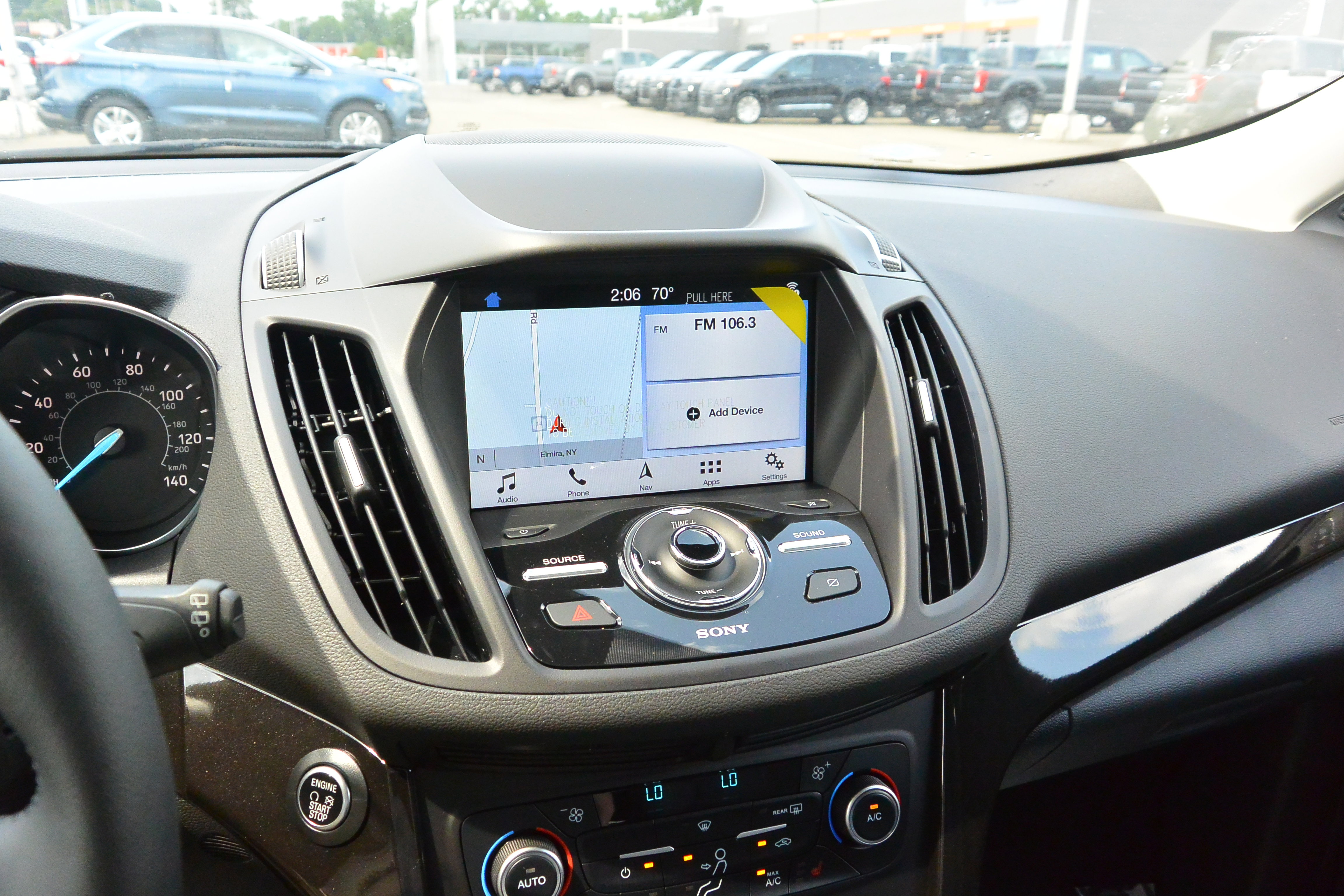 Used 2019 Ford Escape Titanium image 10