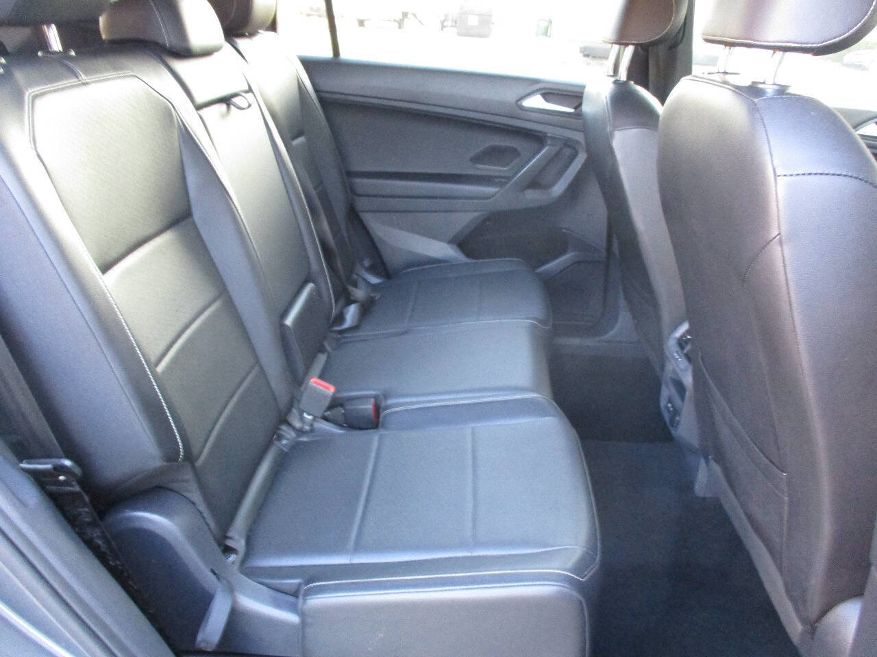Used 2021 Volkswagen Tiguan SE R-Line FWD image 92