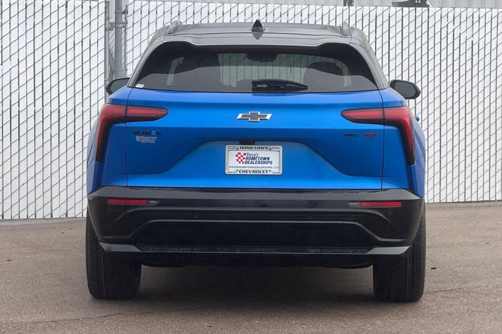 New 2026 Chevrolet Blazer EV RS w/ Super Cruise Package AWD/4WD image 5
