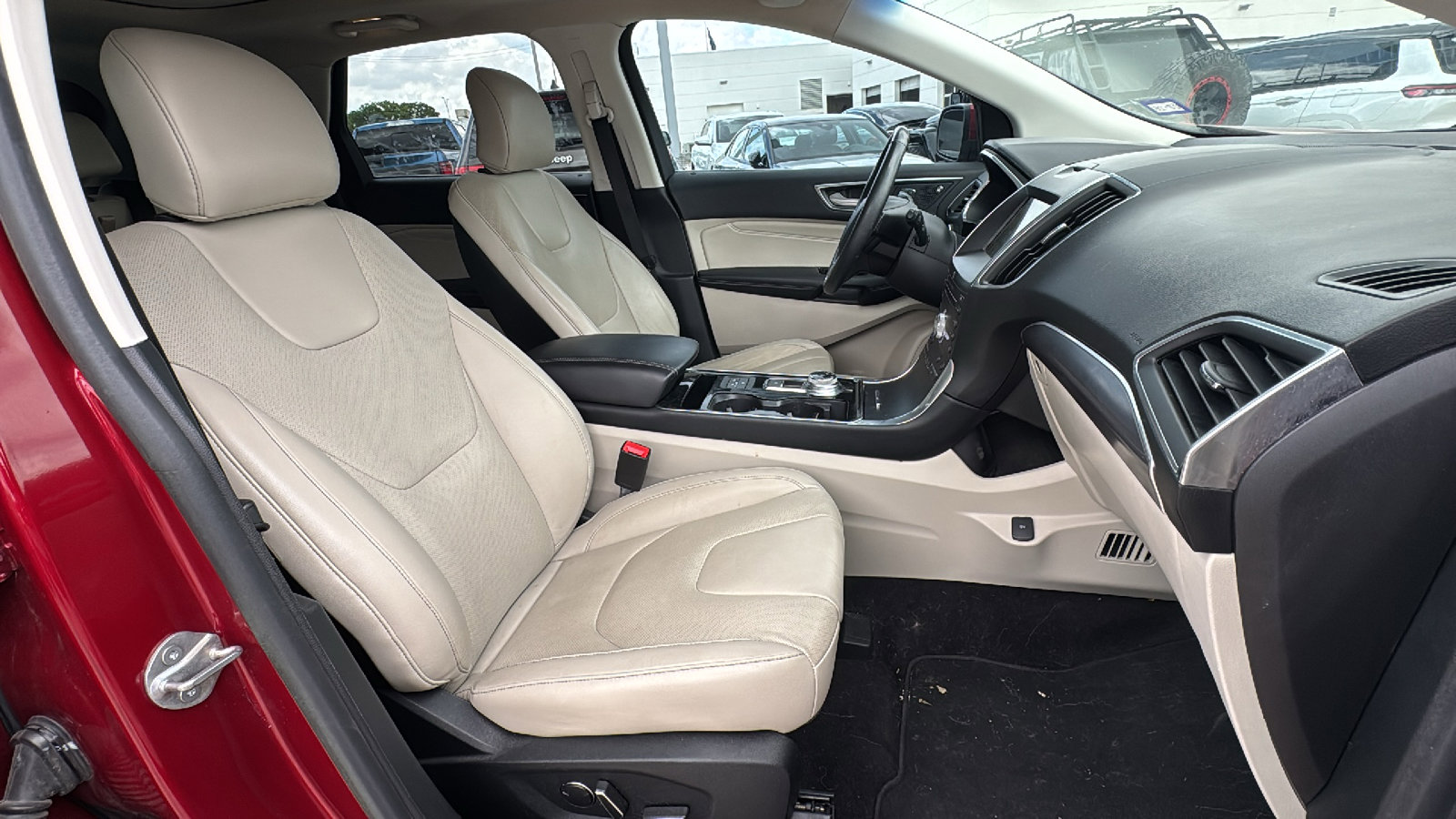 Used 2019 Ford Edge Titanium w/ Equipment Group 301A FWD image 30