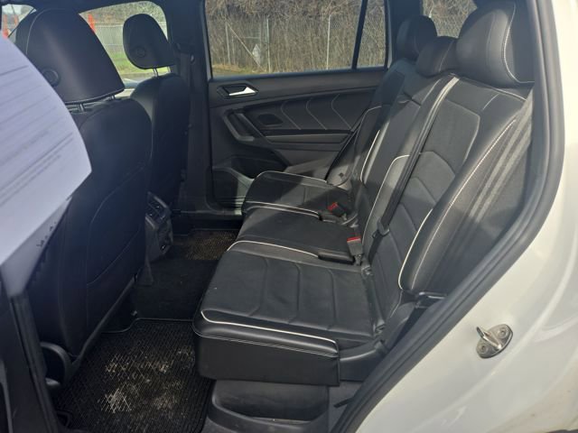 Used 2022 Volkswagen Tiguan SEL R-Line image 11