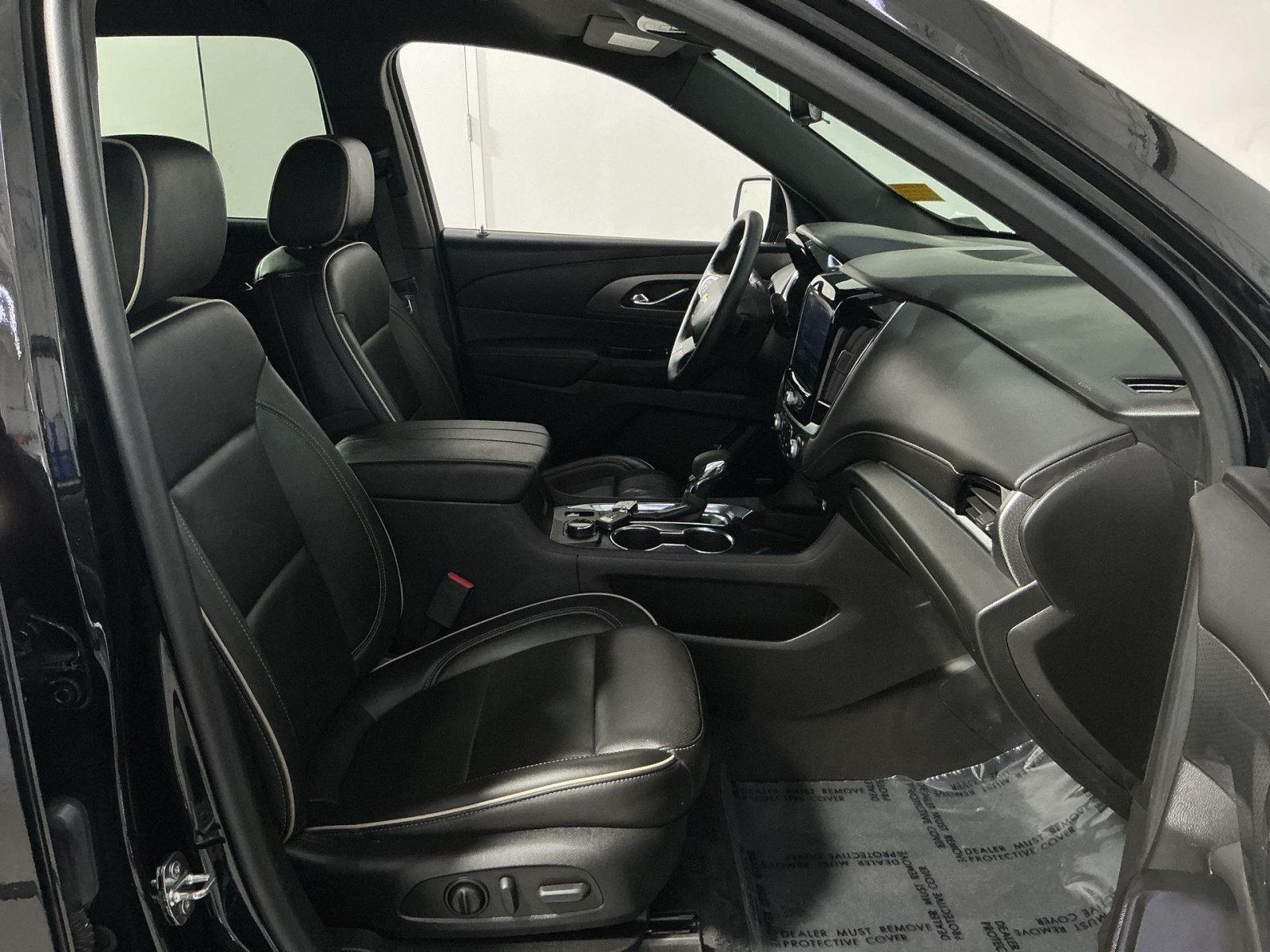 Used 2023 Chevrolet Traverse Premier AWD/4WD image 27