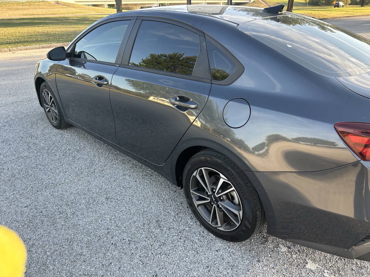 Used 2023 Kia Forte LXS FWD image 8